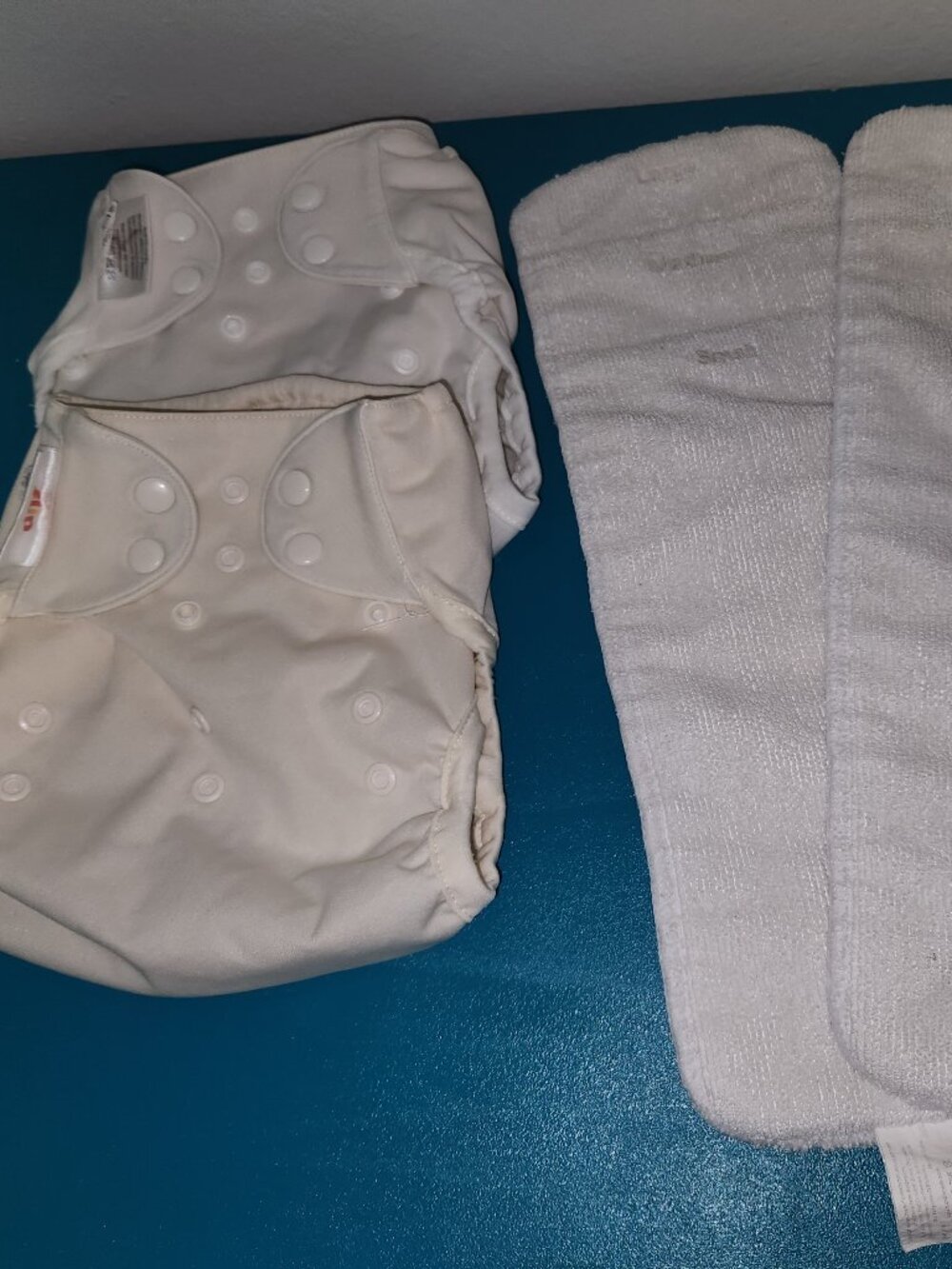 Flip Lot of 2 One Size Cream Cloth Diaper Covers & 2 Inserts Baby
